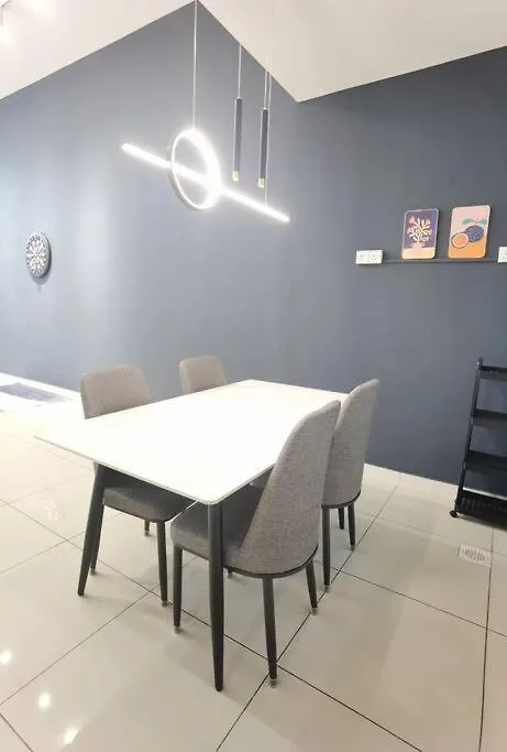 Feriehus Cozy Landed House At Taman Daya And Mount Austin 8 To10 Pax Villa Johor Bahru