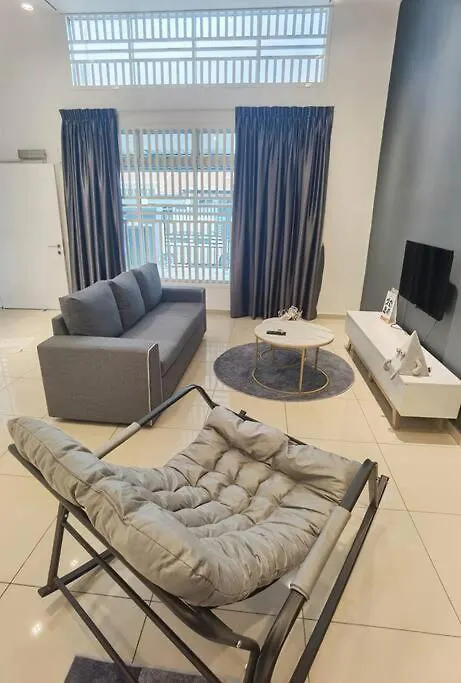 Cozy Landed House At Taman Daya And Mount Austin 8 To10 Pax Villa Johor Bahru 0*,